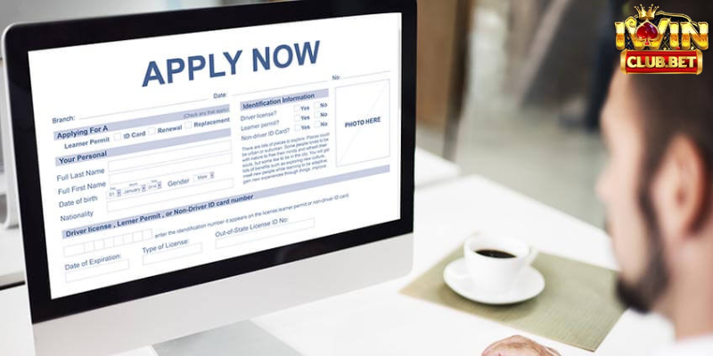 Ứng viên có thể nộp hồ sơ trực tuyến qua website 